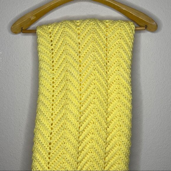 Vintage Hand Crocheted Quilt‎ Yellow - Picture 3 of 4